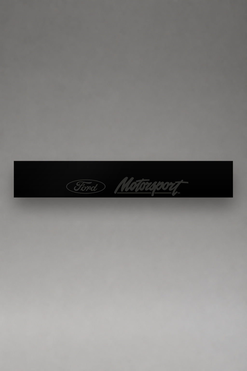Parasol de vinilo Ford Motorsport · Edición Monocromo Stance, la tira entera de 150 x 25 cm vista de frente, de MOA-Grafics.