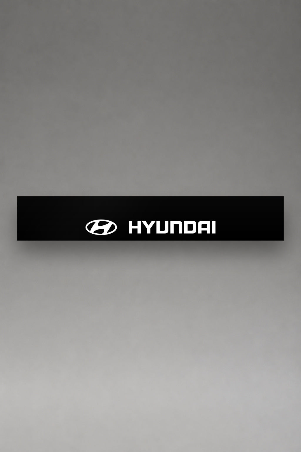 Parasol de vinilo Hyundai · Emblema Oval Oficial, la tira entera de 150 x 25 cm vista de frente, de MOA-Grafics.