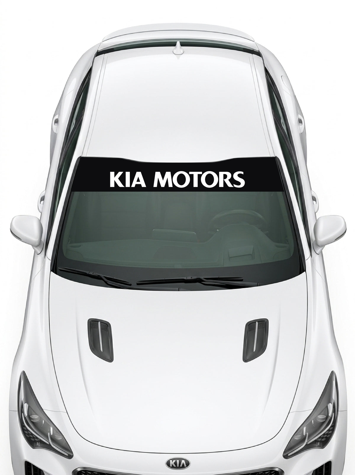 Coche con el parasol de vinilo Kia negro con el lettering KIA MOTORS en blanco instalado en el parabrisas
