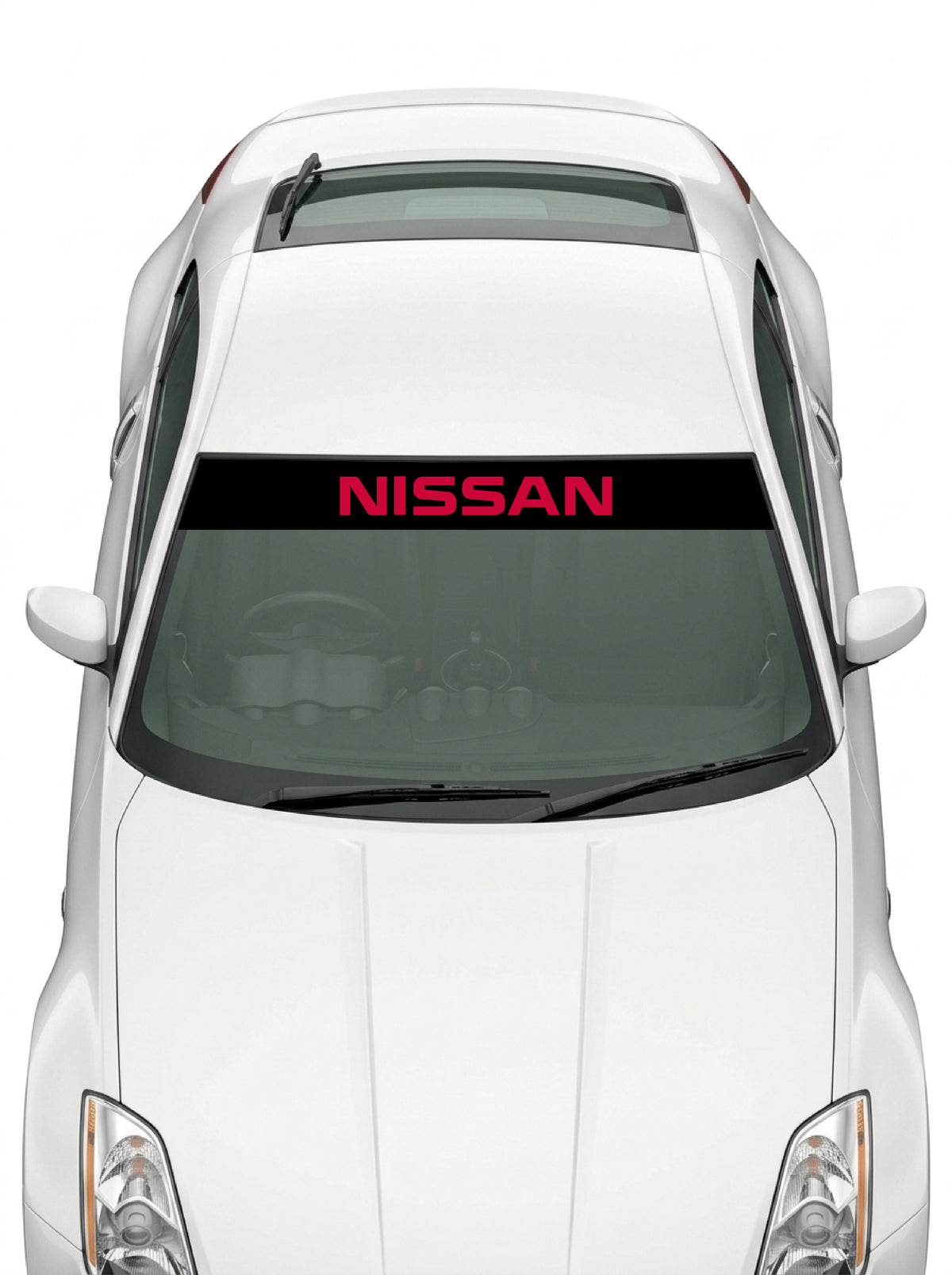 Coche con el parasol de vinilo Nissan negro con el lettering NISSAN en rojo instalado en el parabrisas
