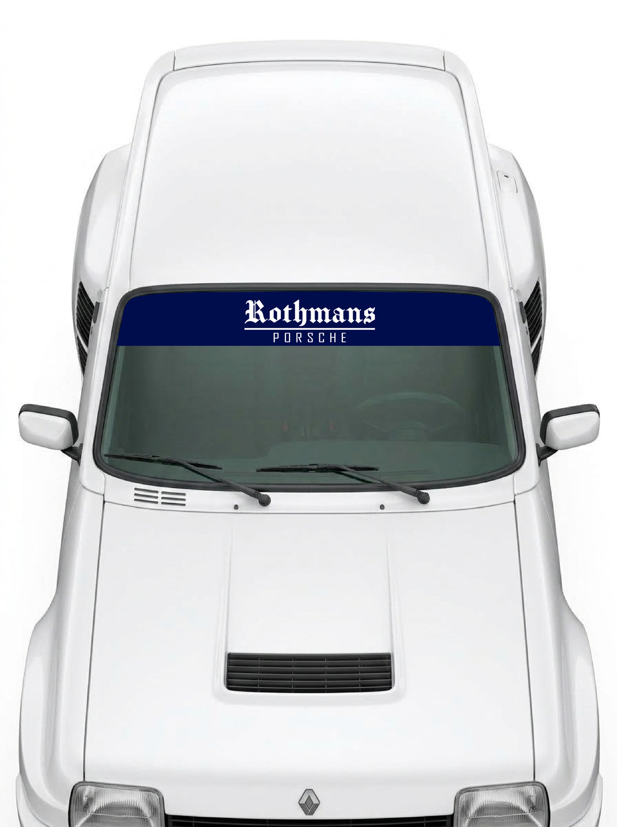 Coche con el parasol de vinilo Rothmans azul marino con el lettering Rothmans y la palabra PORSCHE debajo instalado en el parabrisas