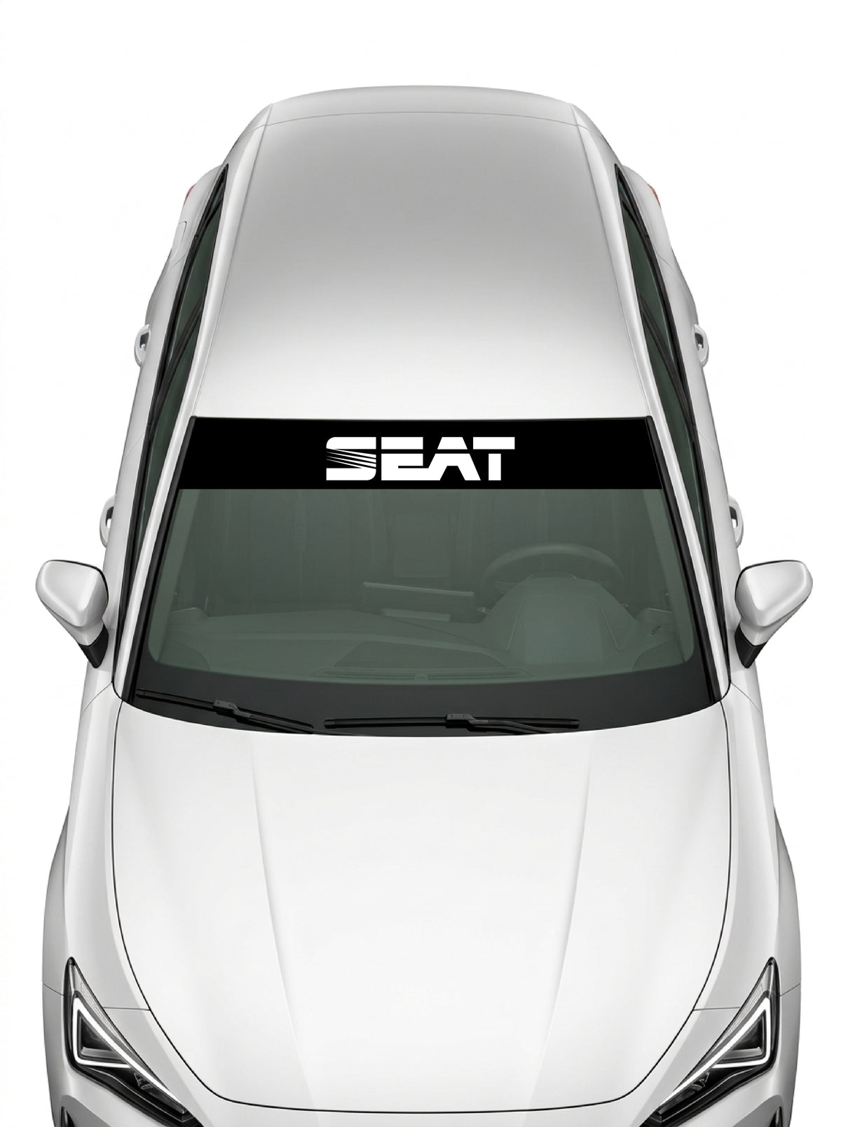 Coche con el parasol de vinilo Seat negro con el lettering SEAT en blanco y las lineas de velocidad en la S instalado en el parabrisas