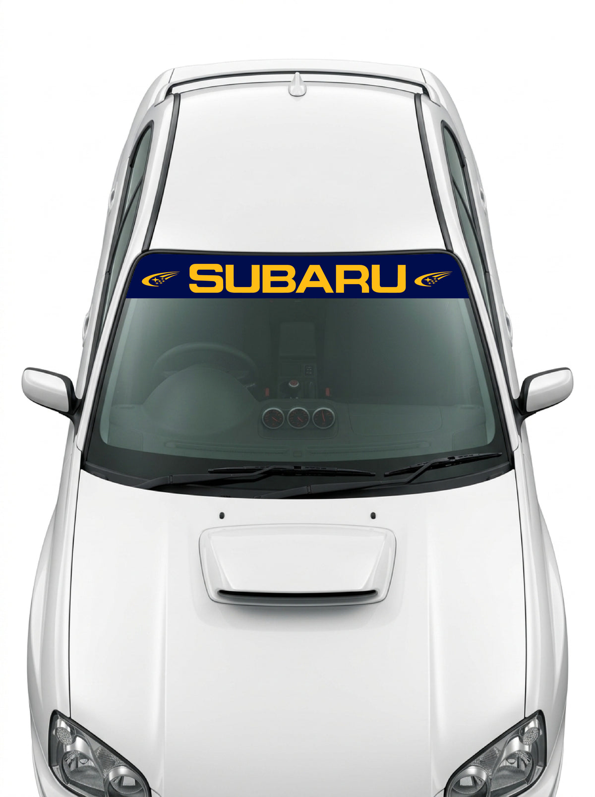 Coche con el parasol de vinilo Subaru azul marino con el lettering SUBARU y el emblema de las Pleyades a los dos lados en naranja instalado en el parabrisas