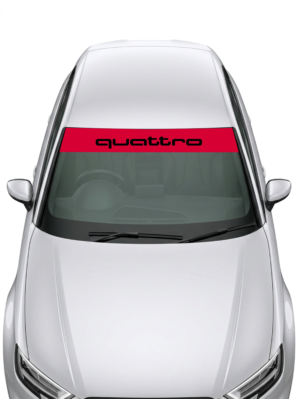 Parasol de vinilo Audi Quattro de 150x25 cm en rojo con el lettering quattro en negro, instalado en el parabrisas de un coche