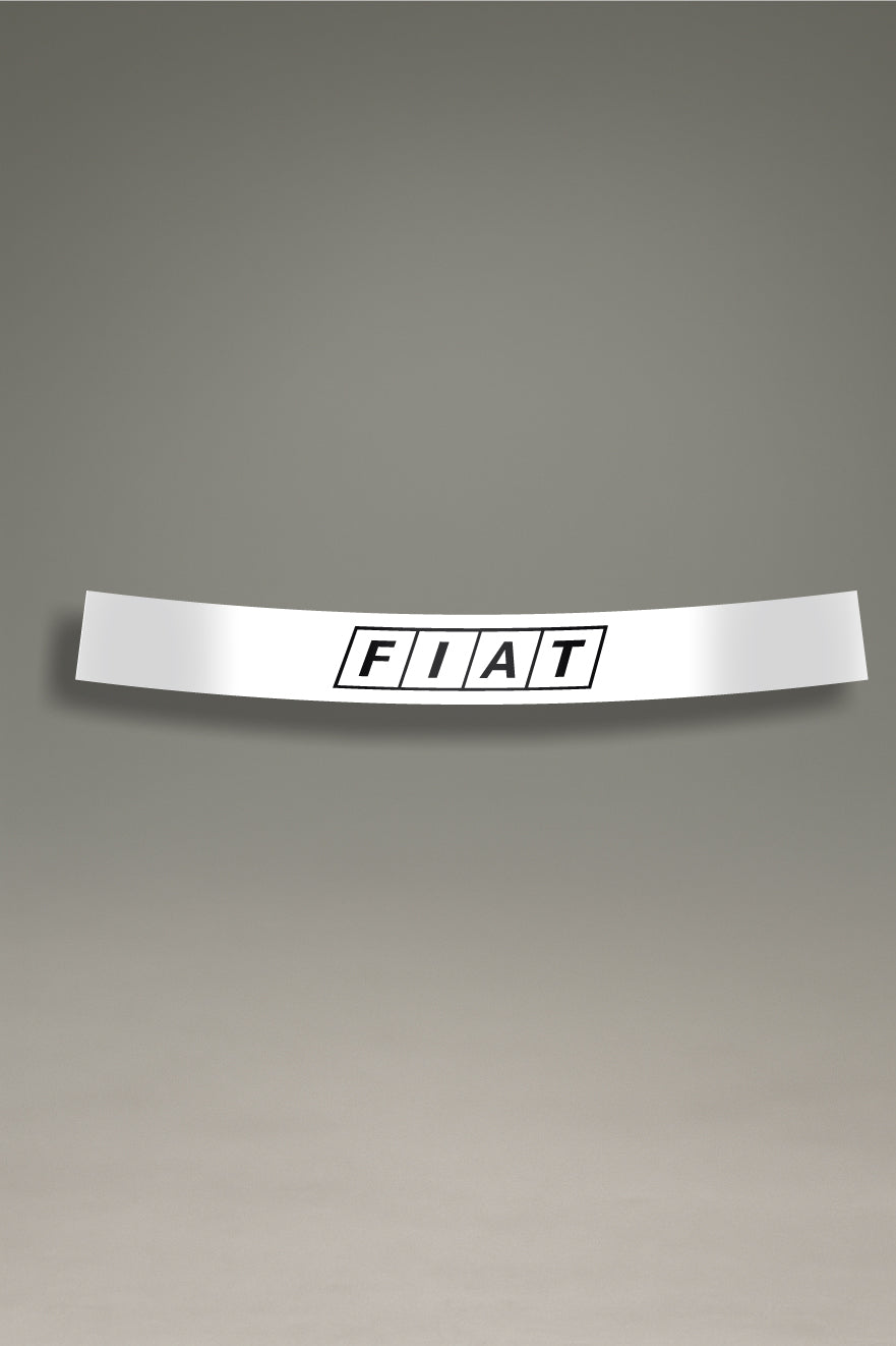 Parasol de vinilo negro con el logotipo retro de Fiat en blanco. Un accesorio de estilo vintage de MOA-Grafics para personalizar y proteger el parabrisas de cualquier vehículo Fiat.