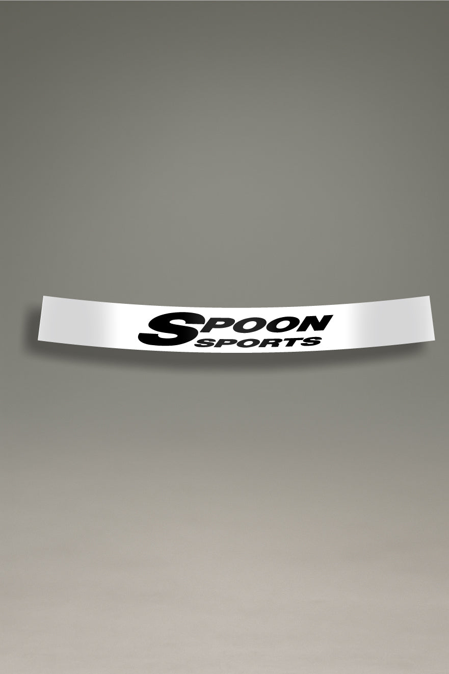 Parasol de vinilo blanco con el logotipo de Spoon Sports en negro. Un accesorio de diseño JDM de MOA-Grafics para proteger y personalizar el parabrisas de vehículos Honda.