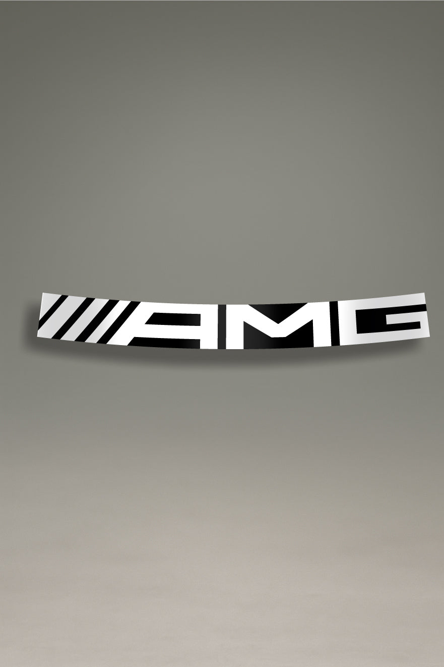 Parasol de vinilo negro con el logotipo de AMG en blanco. Un accesorio de MOA-Grafics para proteger el interior del coche y personalizarlo con un diseño elegante.