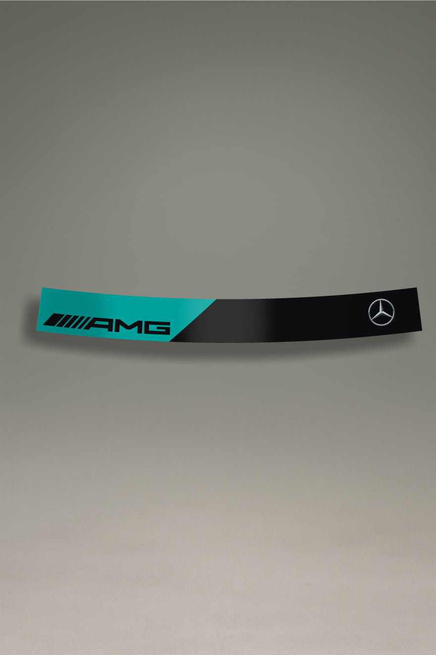 Parasol de vinilo con diseño de Mercedes-AMG F1 en azul turquesa (Petronas) y negro. Un accesorio de MOA-Grafics para personalizar y proteger tu coche con el estilo de la Fórmula 1.