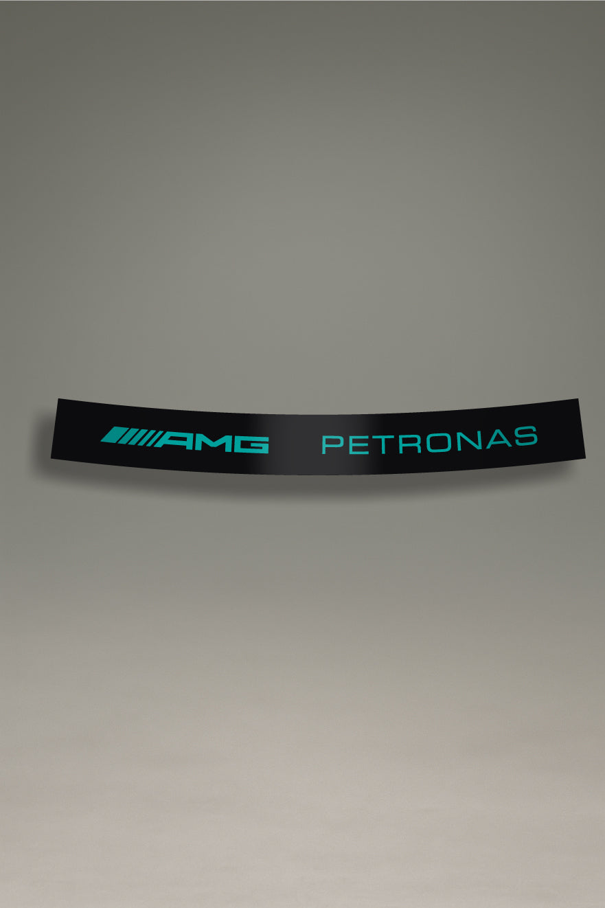 Parasol de vinilo negro con el logotipo de AMG Petronas en azul turquesa. Un accesorio de MOA-Grafics para personalizar y proteger vehículos Mercedes.