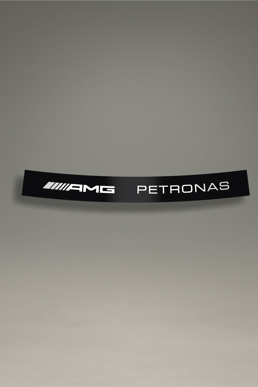 Parasol de vinilo negro con el logotipo de AMG Petronas en blanco. Un accesorio de MOA-Grafics para personalizar tu coche con un estilo de Fórmula 1.