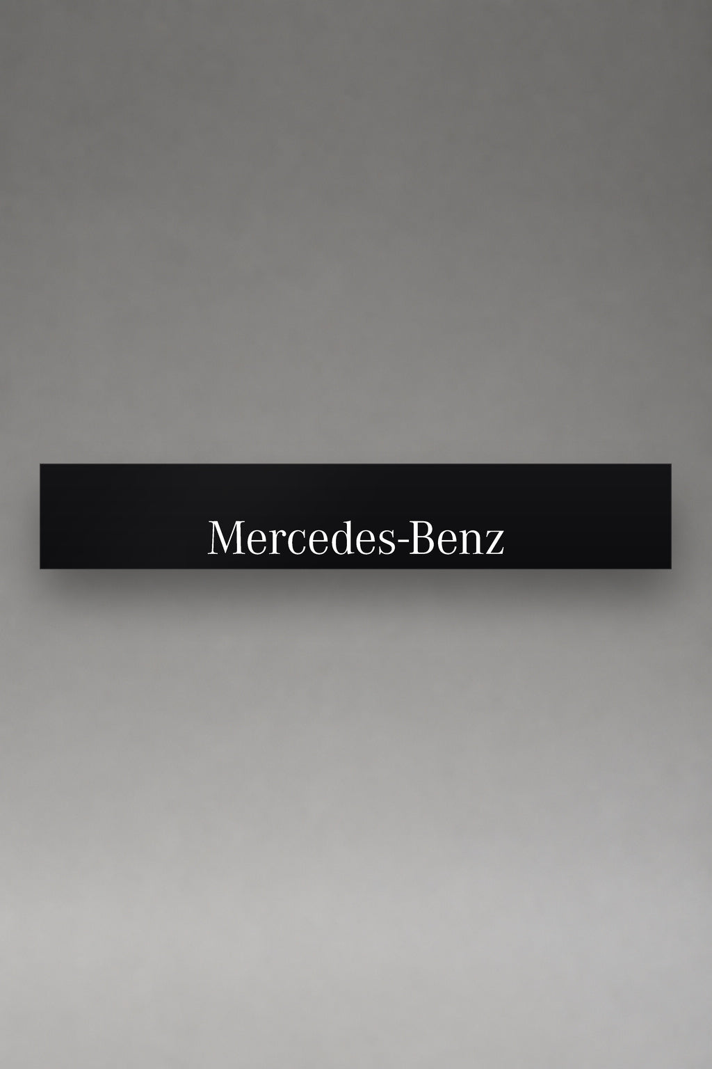 Parasol de vinilo Mercedes-Benz · Identidad Estrella Tipográfica, la tira entera de 150 x 25 cm vista de frente, de MOA-Grafics.