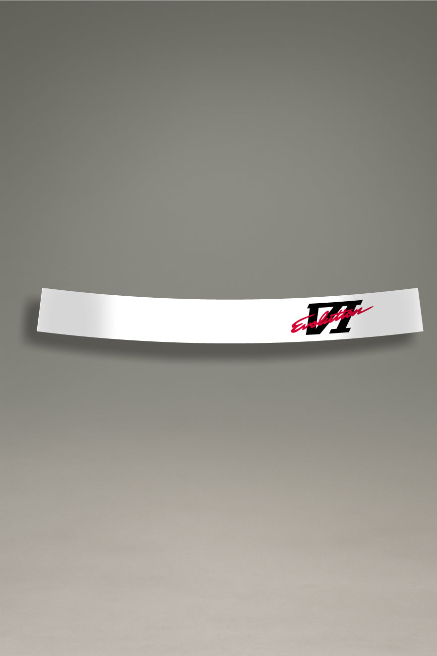 Parasol de vinilo blanco con el logotipo del Mitsubishi Evolution VI. Un accesorio de MOA-Grafics para personalizar vehículos con un estilo de rally y JDM.