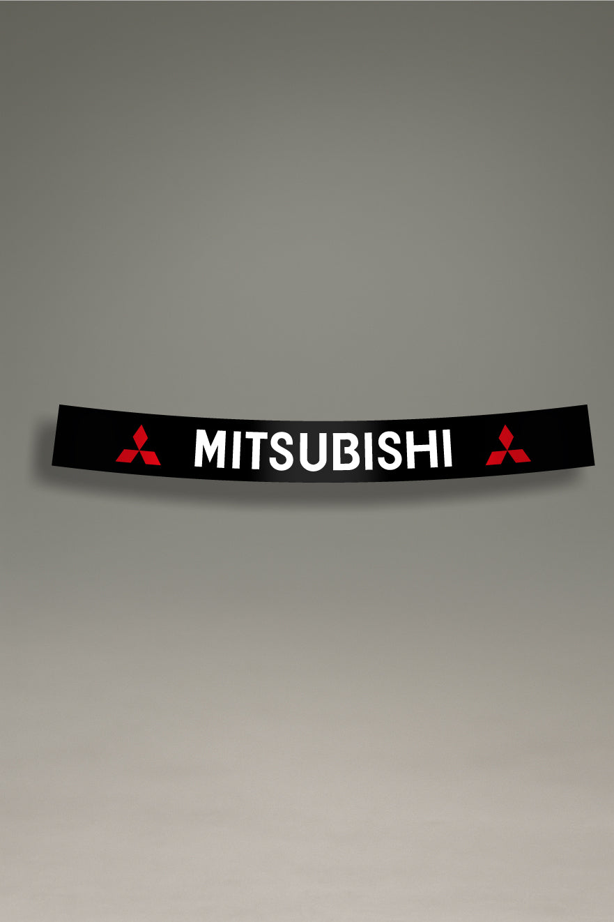 Parasol de vinilo negro con el logotipo oficial de Mitsubishi en blanco y rojo. Un accesorio de estilo deportivo de MOA-Grafics para proteger el interior de tu coche.