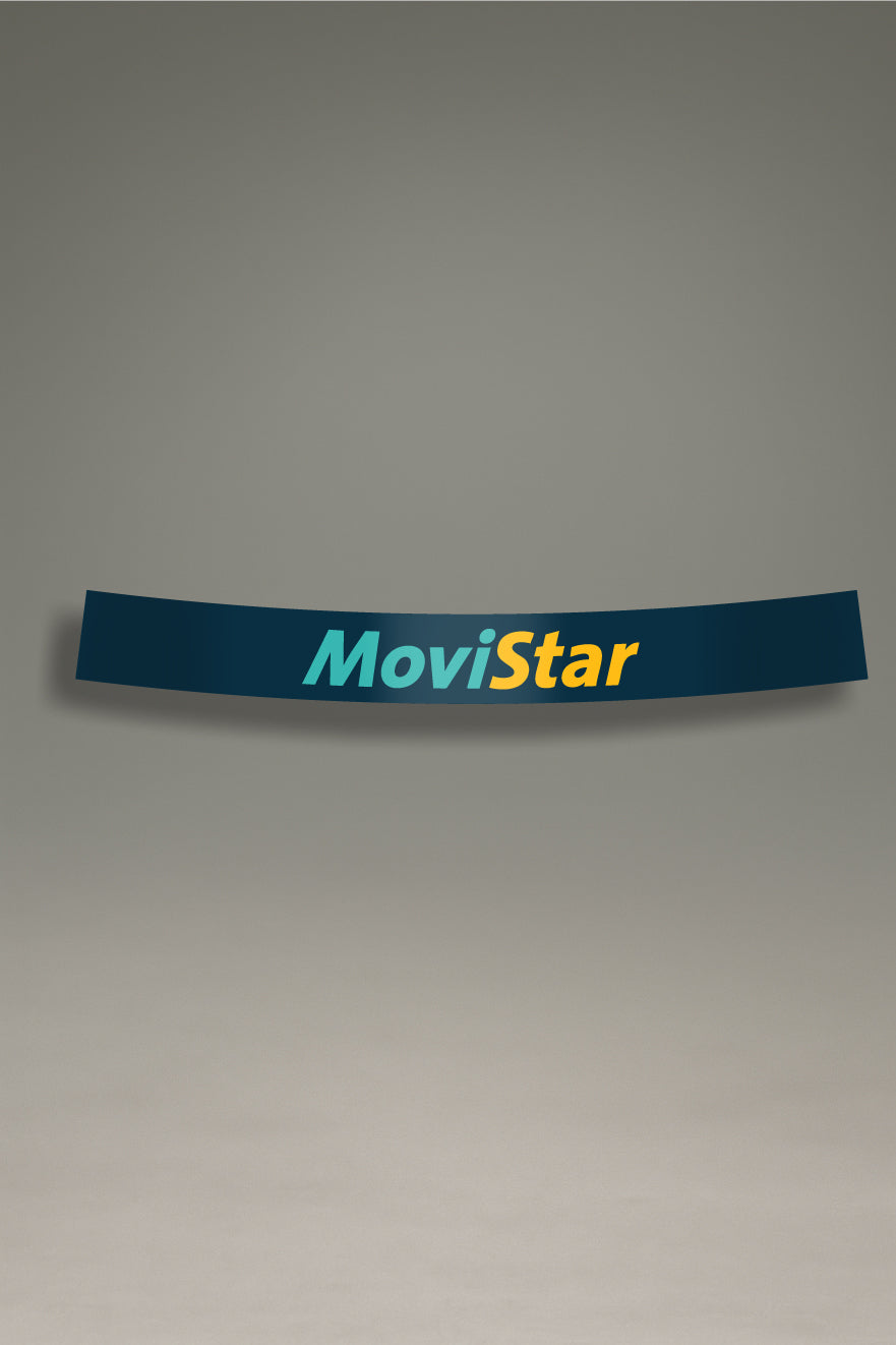 Parasol de vinilo azul con el logotipo clásico de MoviStar. Un accesorio de MOA-Grafics para personalizar tu coche con un estilo de rally y proteger el interior.