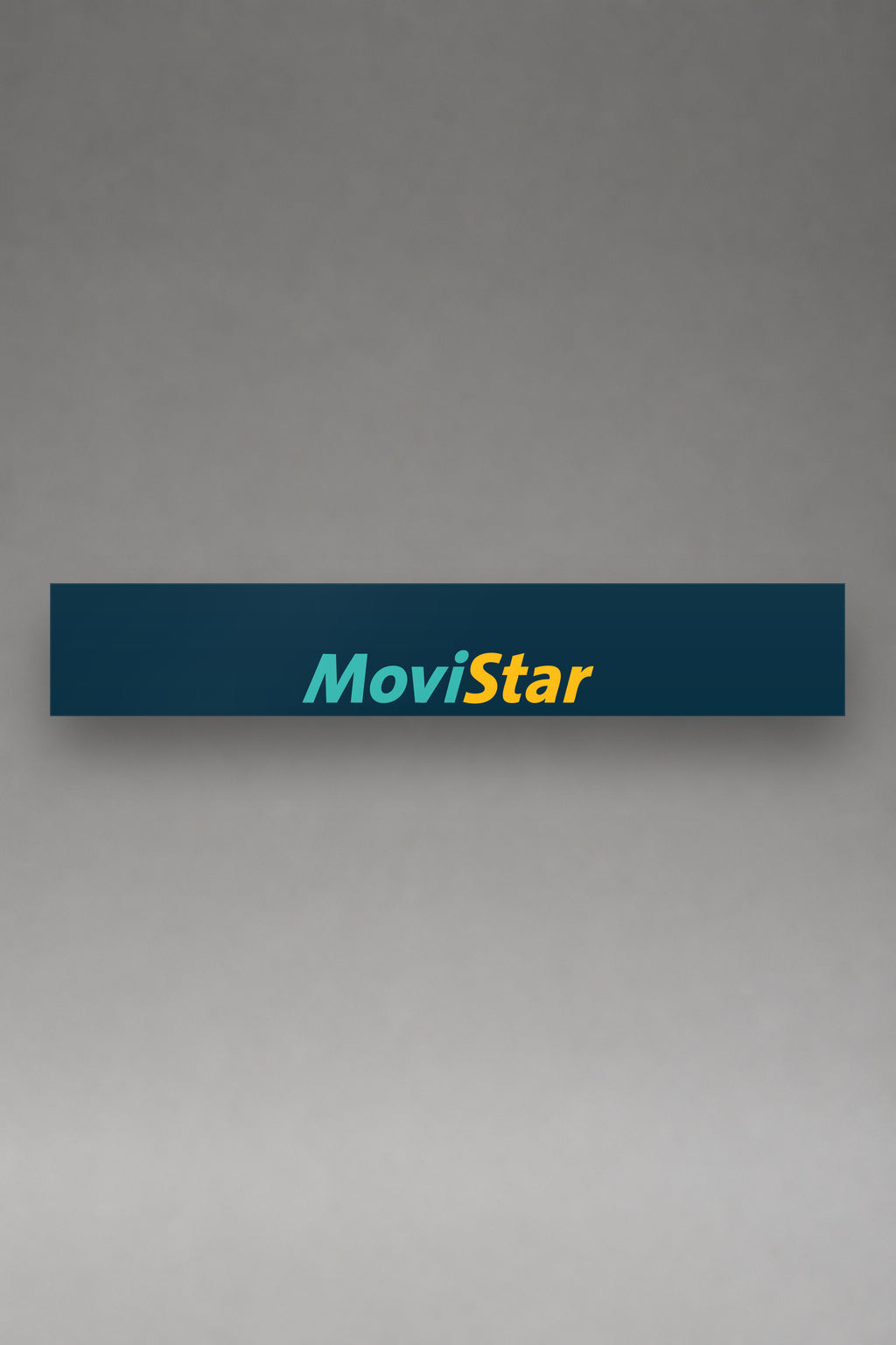 Parasol de vinilo Movistar · Logo Moderno, la tira entera de 150 x 25 cm vista de frente, de MOA-Grafics.