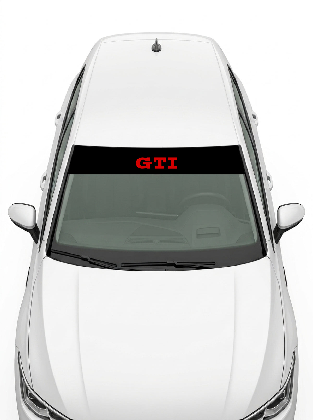 Volkswagen - Tres Letras GTI negro con el lettering GTI en rojo instalado en el parabrisas