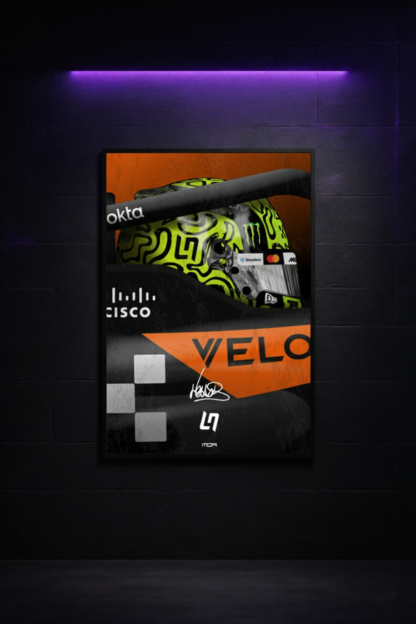 Póster enmarcado del casco de Lando Norris en su F1, una pieza de decoración racing para un salón moderno de MOA-Grafics.