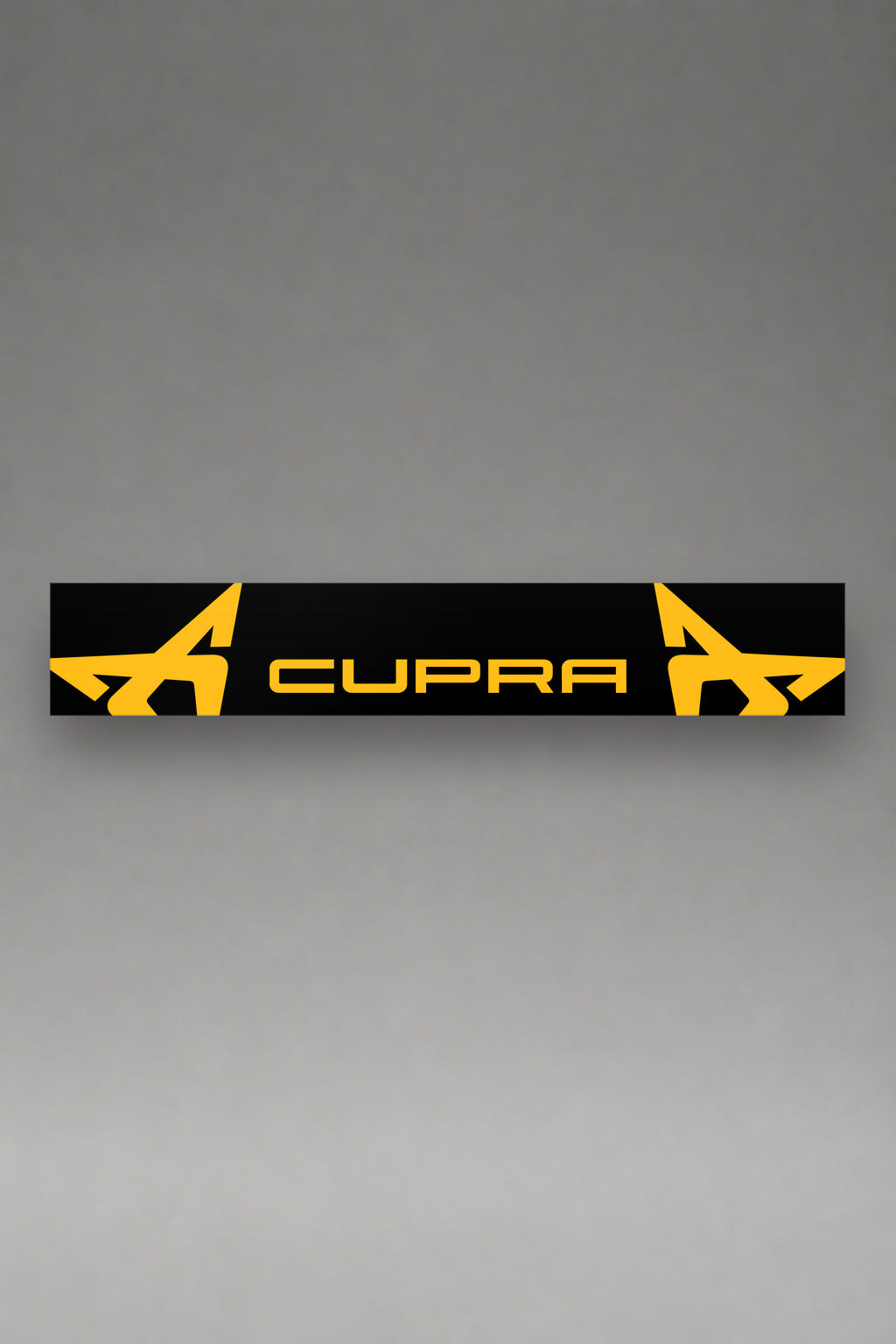 Parasol de vinilo Cupra · Logotipo de la Marca, la tira entera de 150 x 25 cm vista de frente, de MOA-Grafics.