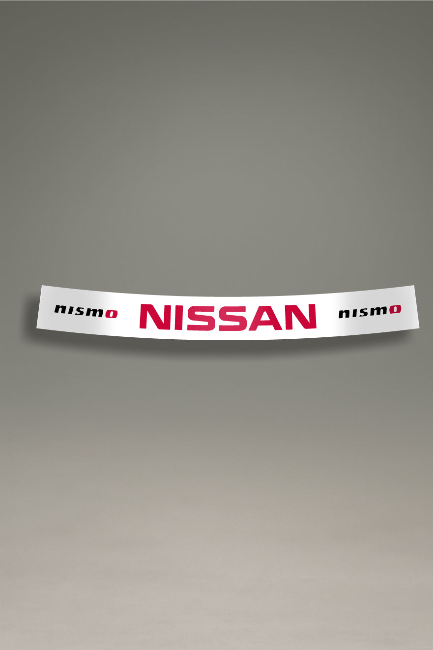 Parasol blanco para parabrisas con logos Nissan y Nismo en rojo, estilo JDM para personalización y tuning de MOA-Grafics.