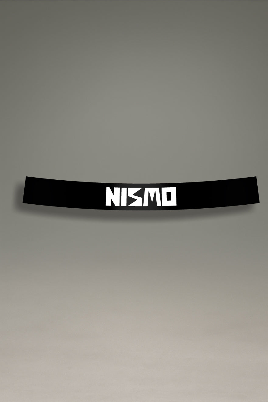 Parasol negro para parabrisas con el logo Nismo en blanco, estilo JDM para personalización y tuning de MOA-Grafics.
