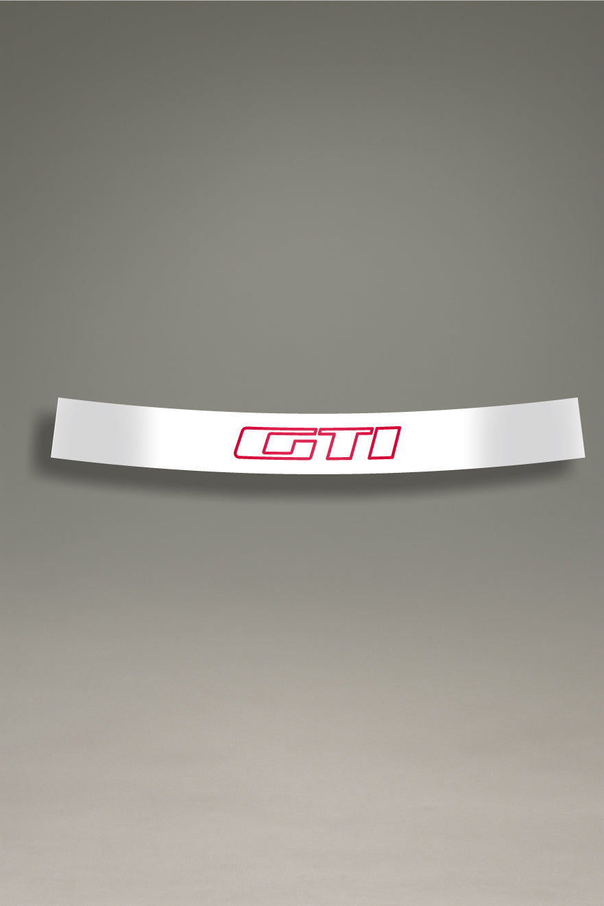 Vinilo parasol blanco para parabrisas con el logo GTI de Peugeot en rojo, un diseño de estilo racing para personalización de coches de MOA-Grafics.