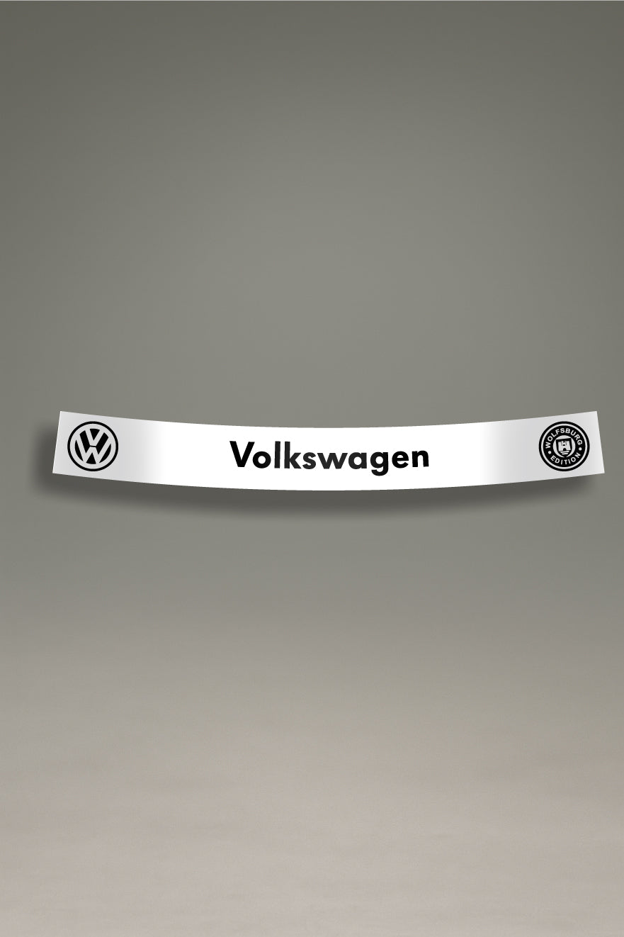 Vinilo parasol blanco para parabrisas con los logos de Volkswagen y Wolfsburg, un diseño de estilo retro para tuning de coches de MOA-Grafics.