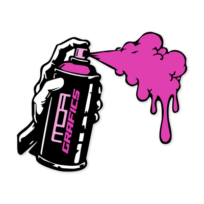 Diseño plano de un bote de spray negro con el rótulo MOA GRAFICS en vertical, sujeto por una mano enguantada de dibujo animado, con el tapón fucsia y un chorro que revienta a la derecha en una nube de pintura fucsia con tres goterones cayendo.
