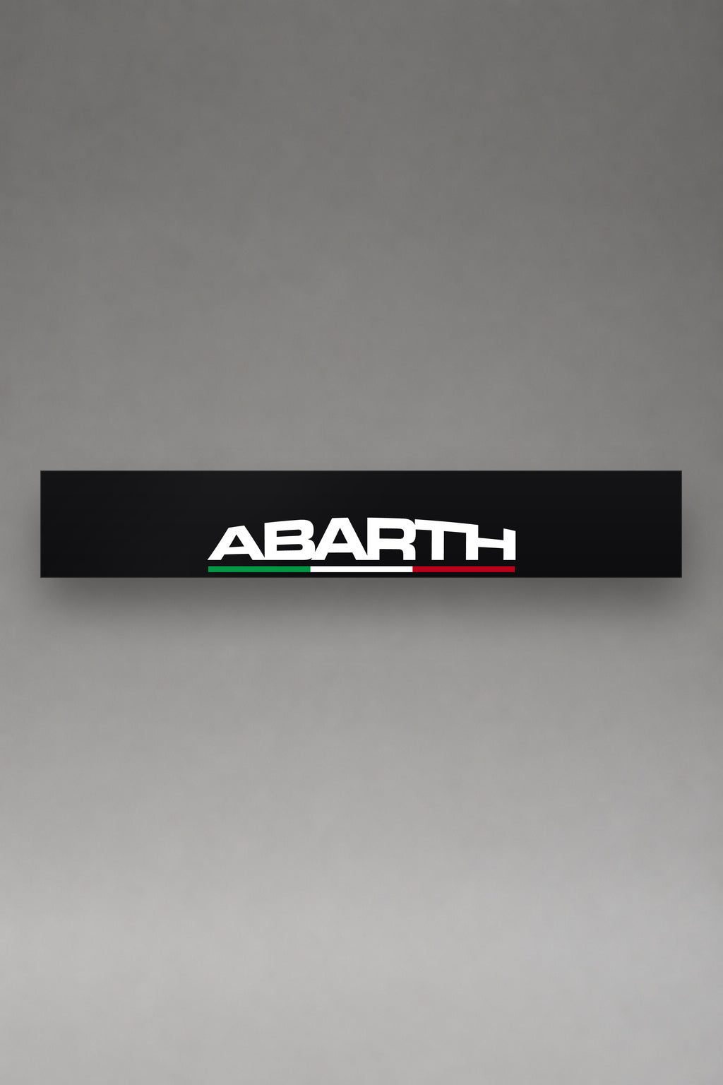 Parasol de vinilo Fiat Abarth troquelado con el lettering ABARTH y la bandera italiana, la tira entera de 150 x 25 cm vista de frente, de MOA-Grafics.