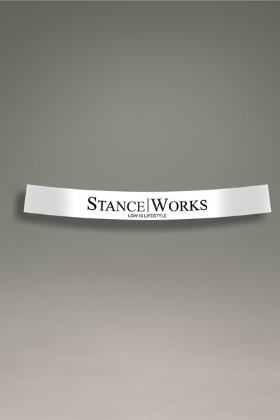 Parasol de vinilo blanco con el logotipo de StanceWorks en negro. Un accesorio de MOA-Grafics para personalizar tu coche con la cultura stance y protegerlo del sol.