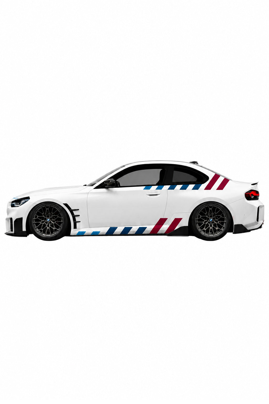 Imagen fotorrealista de un BMW con el Kit de Vinilo Franjas Performance Stripes. Este vinilo de alta calidad con los colores icónicos de M Power (azul, azul claro y rojo) es perfecto para personalizar el lateral de tu coche y conseguir un look M de competición, con instalación (DIY) sencilla.