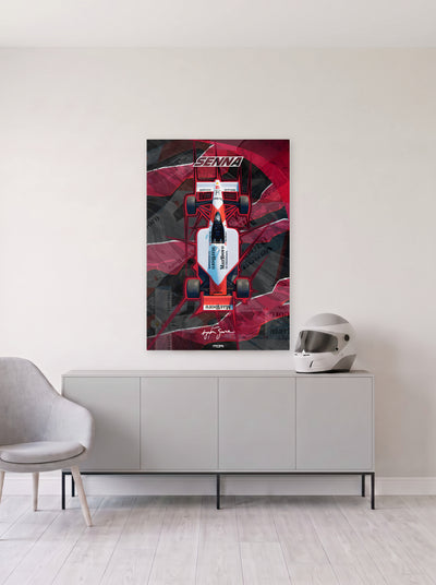 Poster del McLaren MP4/6 de Ayrton Senna con contorno de neon sobre fondo granate, colgado en la pared clara de un salon, sobre un aparador gris con un casco de competicion al lado, decoracion racing de MOA-Grafics.