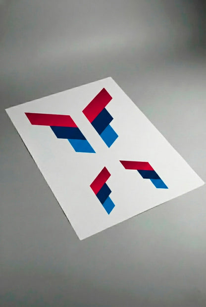 Pliego de vinilos de calidad premium con las franjas Motorsport precortadas en azul claro, azul oscuro y rojo. Este vinilo adhesivo está listo para la auto-instalación (DIY) en cualquier modelo BMW, permitiendo una personalización casera y sencilla.