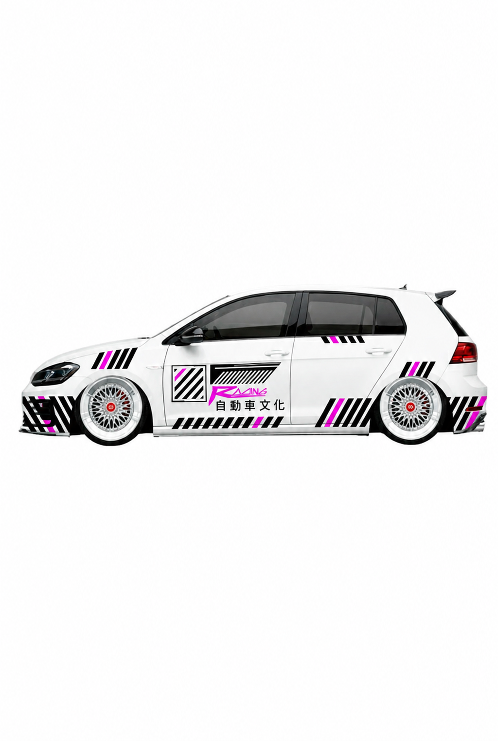 Coche con kit de vinilo Japan Racing V2 aplicado en el lateral. Librea de estilo JDM con gráficos dinámicos y elementos de cultura tuning japonés.
