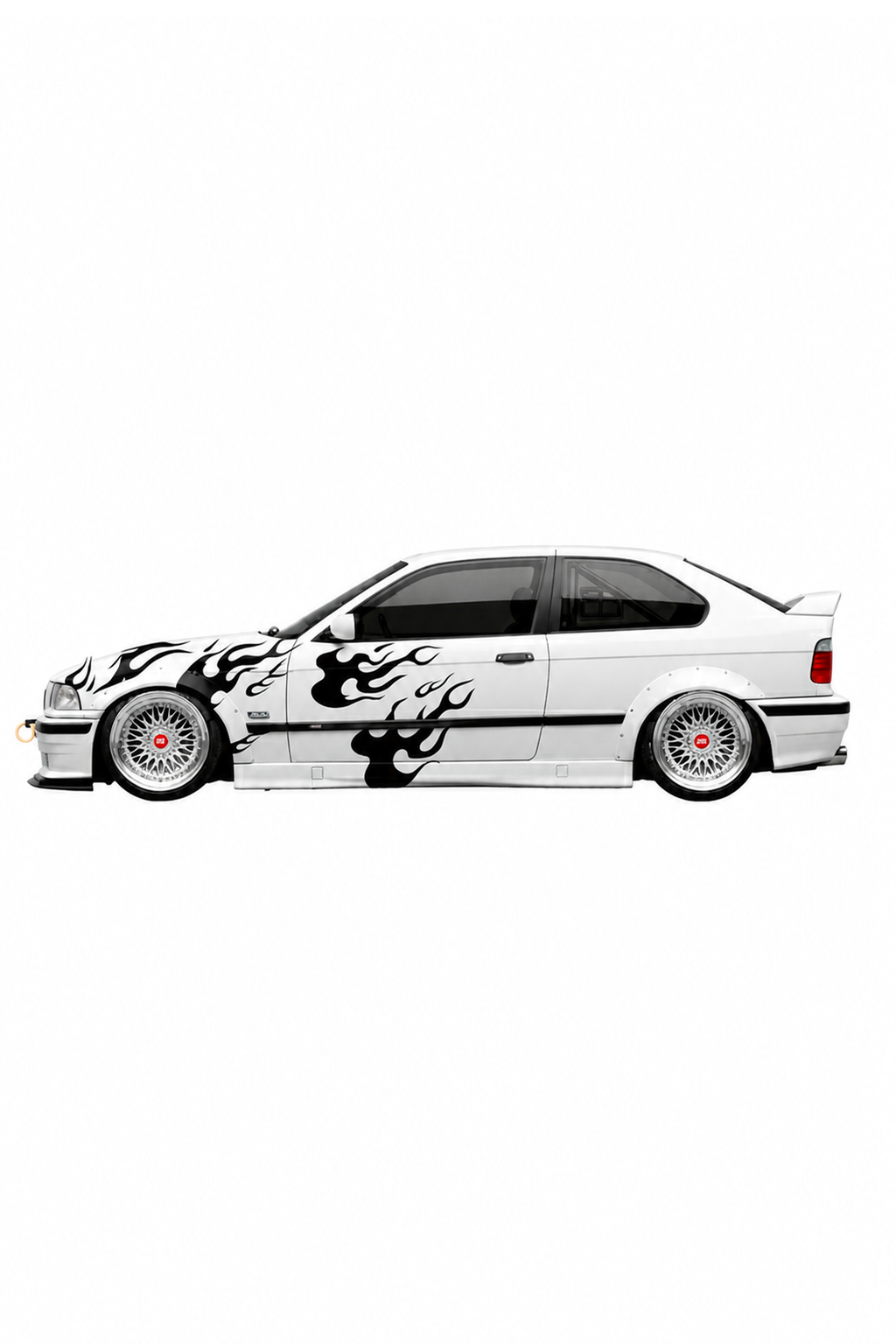 Coche con kit de vinilo Llamas Negras Mate aplicado en los laterales y capó. Diseño flameado clásico para un look hot rod o tuning agresivo.