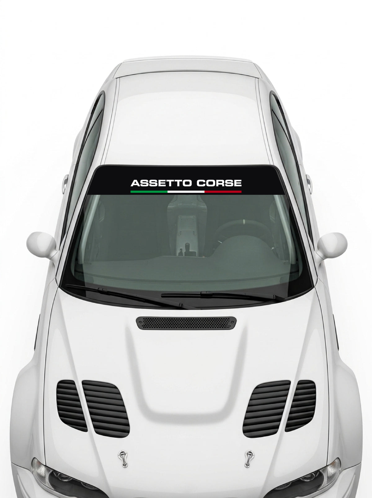 Coche con el parasol de vinilo Assetto Corsa negro con el lettering ASSETTO CORSE en blanco y la bandera italiana, instalado en el parabrisas