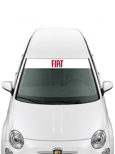Parasol de vinilo Fiat blanco con el lettering FIAT en rojo, instalado en el parabrisas de un Fiat 500 blanco