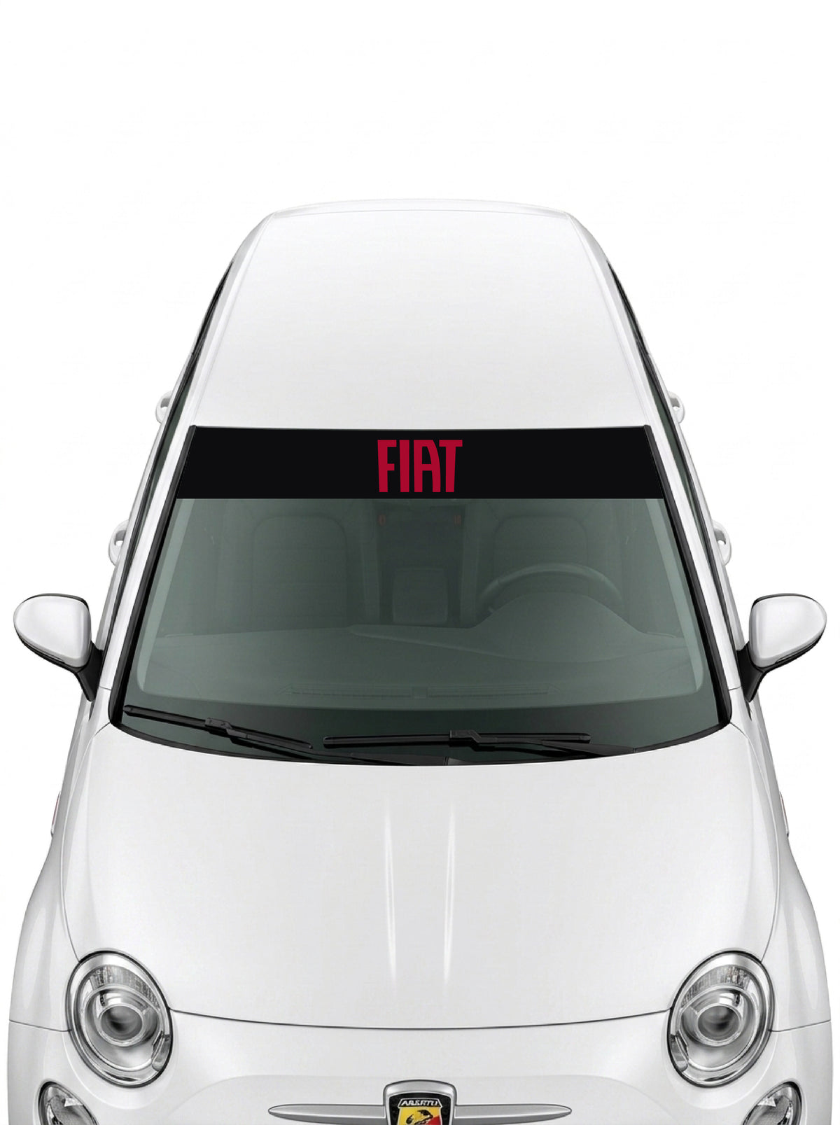 Parasol de vinilo Fiat negro con el lettering FIAT en rojo, instalado en el parabrisas de un Fiat 500 blanco