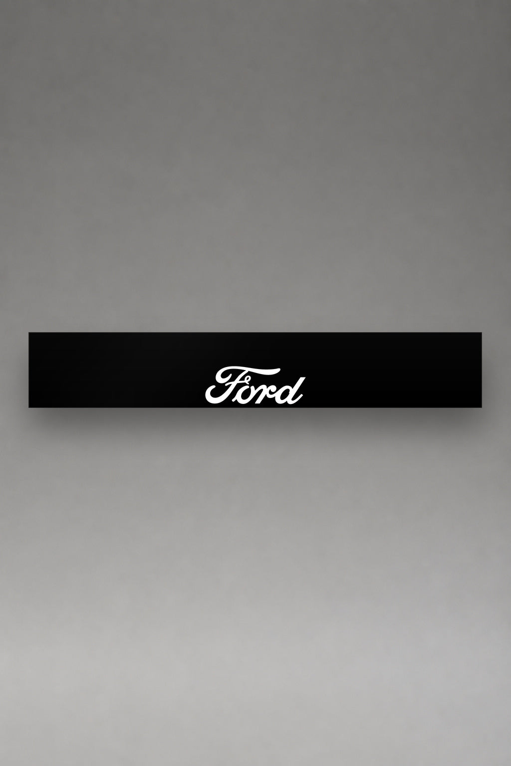 Parasol de vinilo Ford · Lettering Centrado Minimalista, la tira entera de 150 x 25 cm vista de frente, de MOA-Grafics.