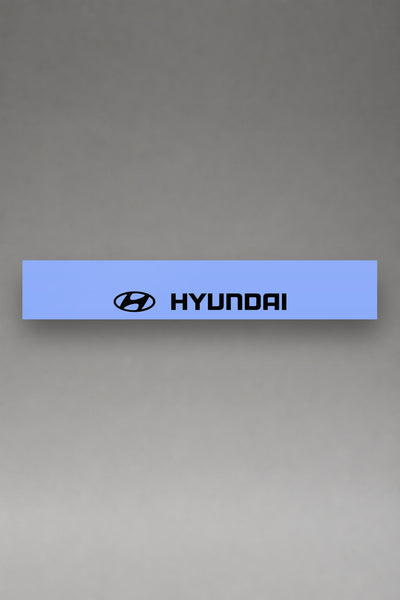 Parasol de vinilo Hyundai · Emblema Oval Oficial, la tira entera de 150 x 25 cm vista de frente, de MOA-Grafics.
