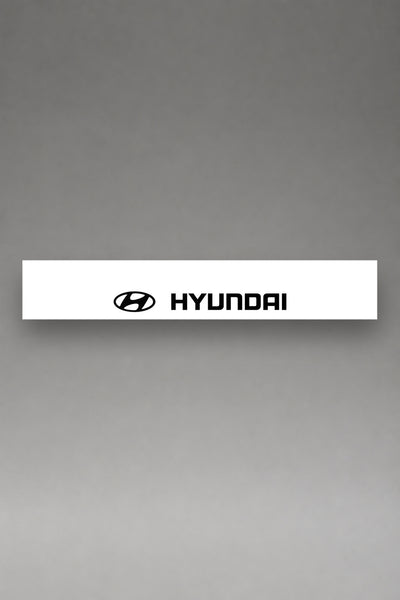 Parasol de vinilo Hyundai · Emblema Oval Oficial, la tira entera de 150 x 25 cm vista de frente, de MOA-Grafics.