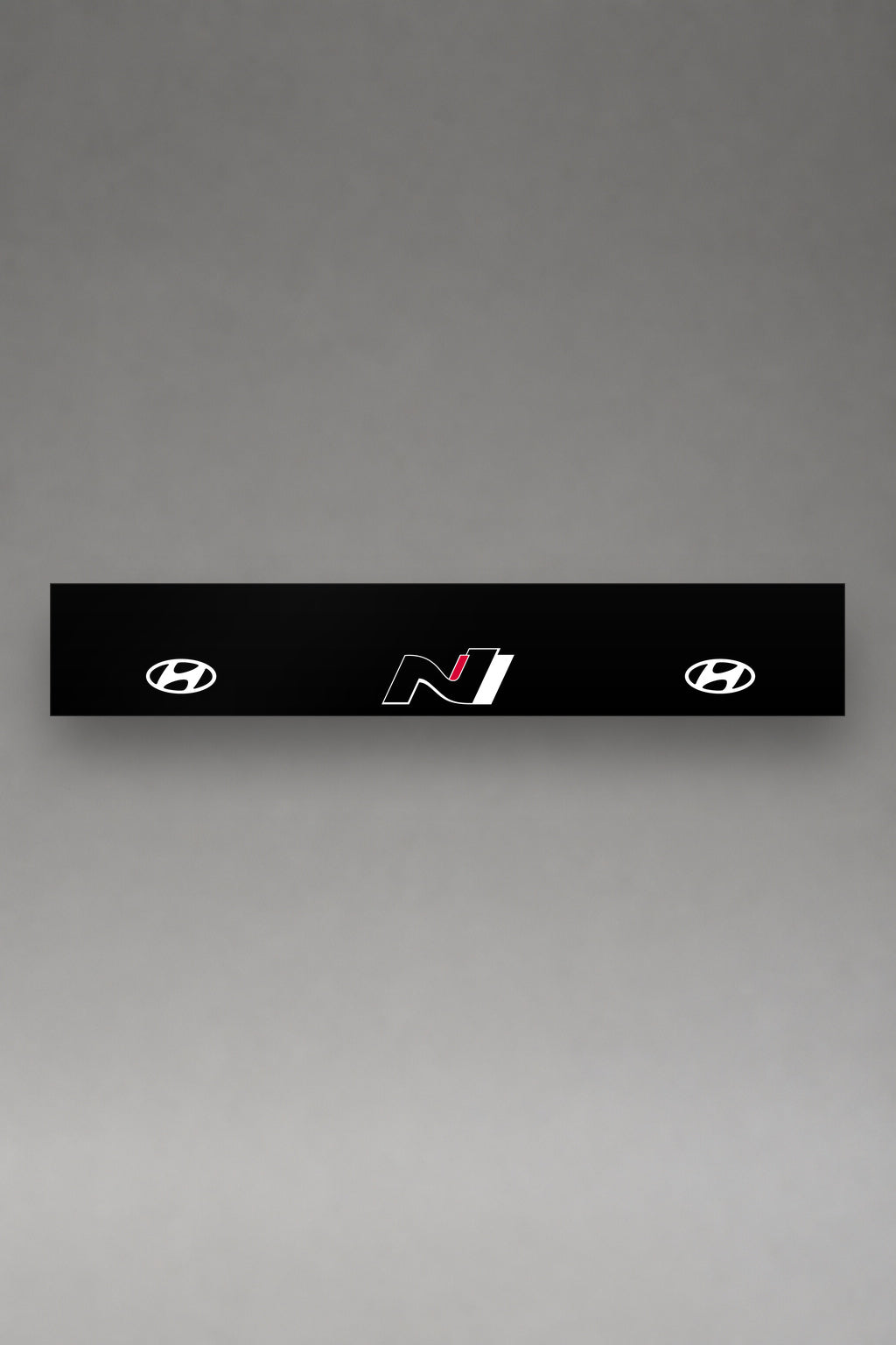 Parasol de vinilo Hyundai N Performance · Logo N Central Simétrico, la tira entera de 150 x 25 cm vista de frente, de MOA-Grafics.