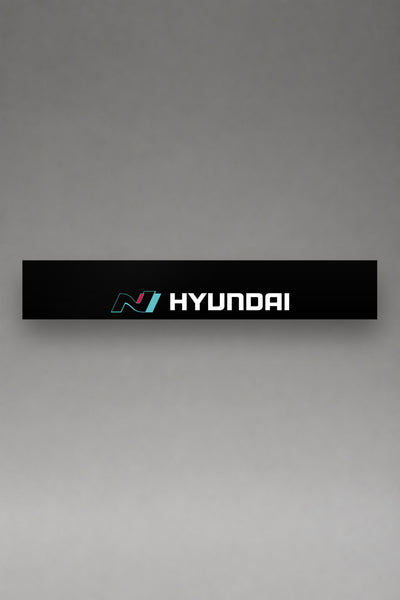 Parasol de vinilo Hyundai N Performance · Logo N y Lettering Dual, la tira entera de 150 x 25 cm vista de frente, de MOA-Grafics.