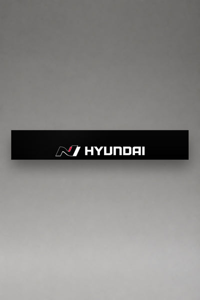 Parasol de vinilo Hyundai N Performance · Logo N y Lettering Dual, la tira entera de 150 x 25 cm vista de frente, de MOA-Grafics.