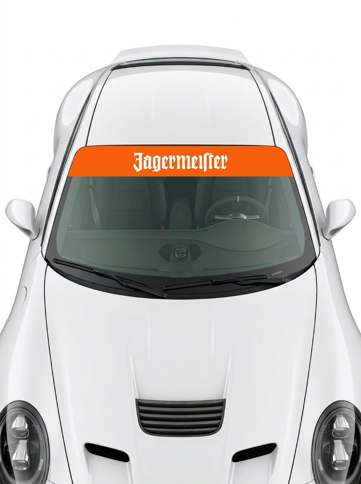 Coche con el parasol de vinilo Jagermeister naranja con el lettering Jagermeister en blanco instalado en el parabrisas