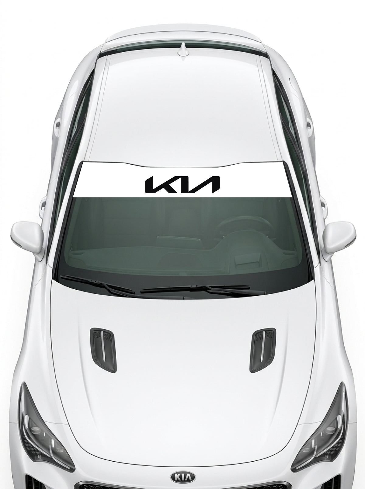Coche con el parasol de vinilo Kia blanco con el logo KIA compacto en negro instalado en el parabrisas