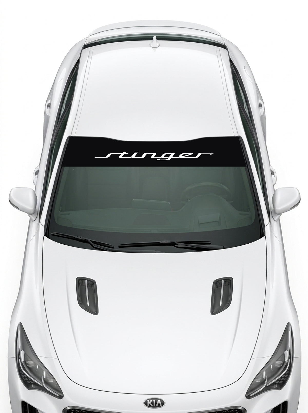 Coche con el parasol de vinilo Kia Stinger negro con el lettering stinger en blanco instalado en el parabrisas