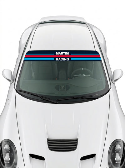 Coche con el parasol de vinilo Martini Racing azul marino con las franjas rectas y el lettering Martini Racing repartido en dos lineas instalado en el parabrisas