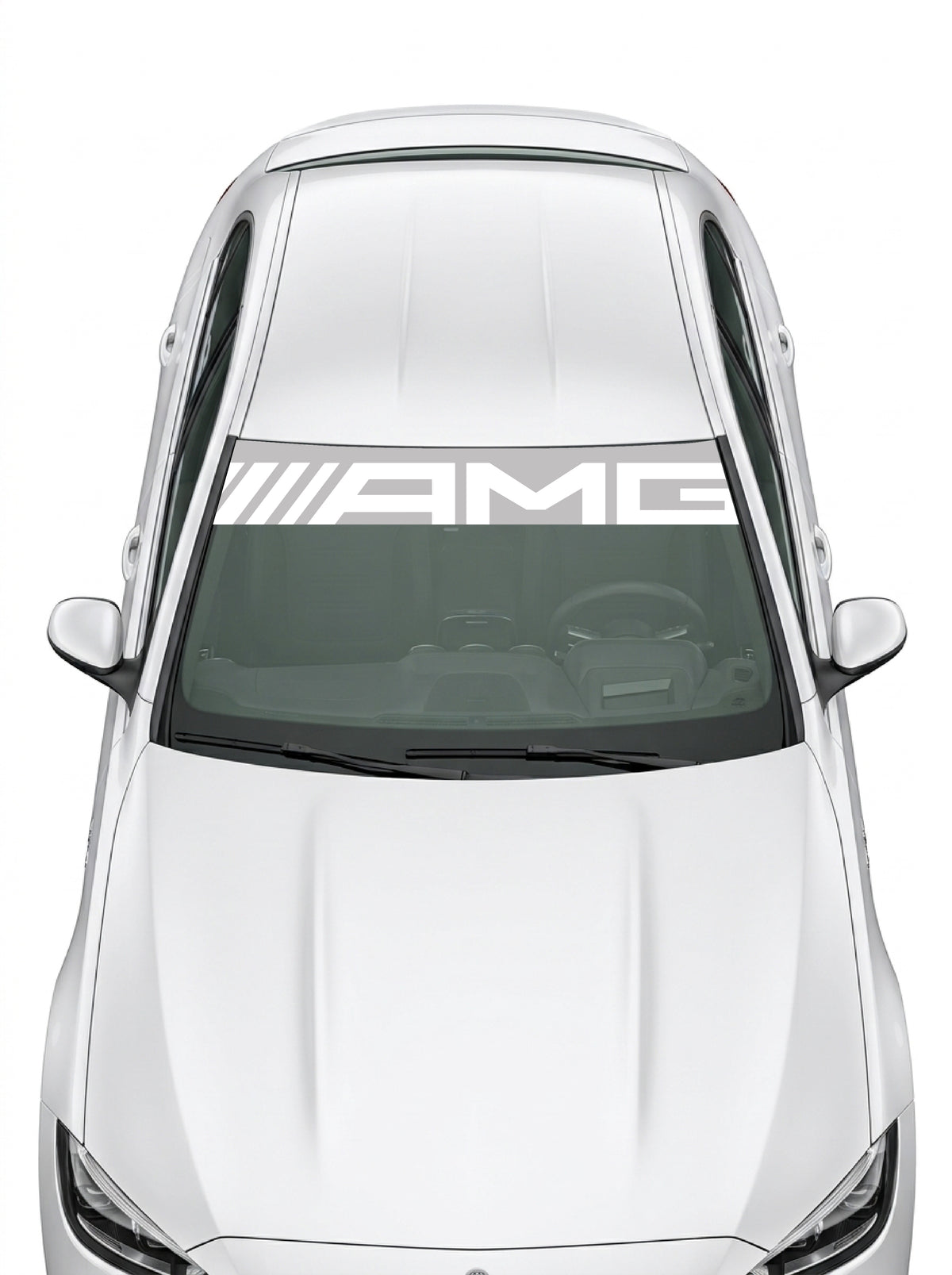 Coche con el parasol de vinilo Mercedes-AMG blanco con el lettering AMG en plata instalado en el parabrisas