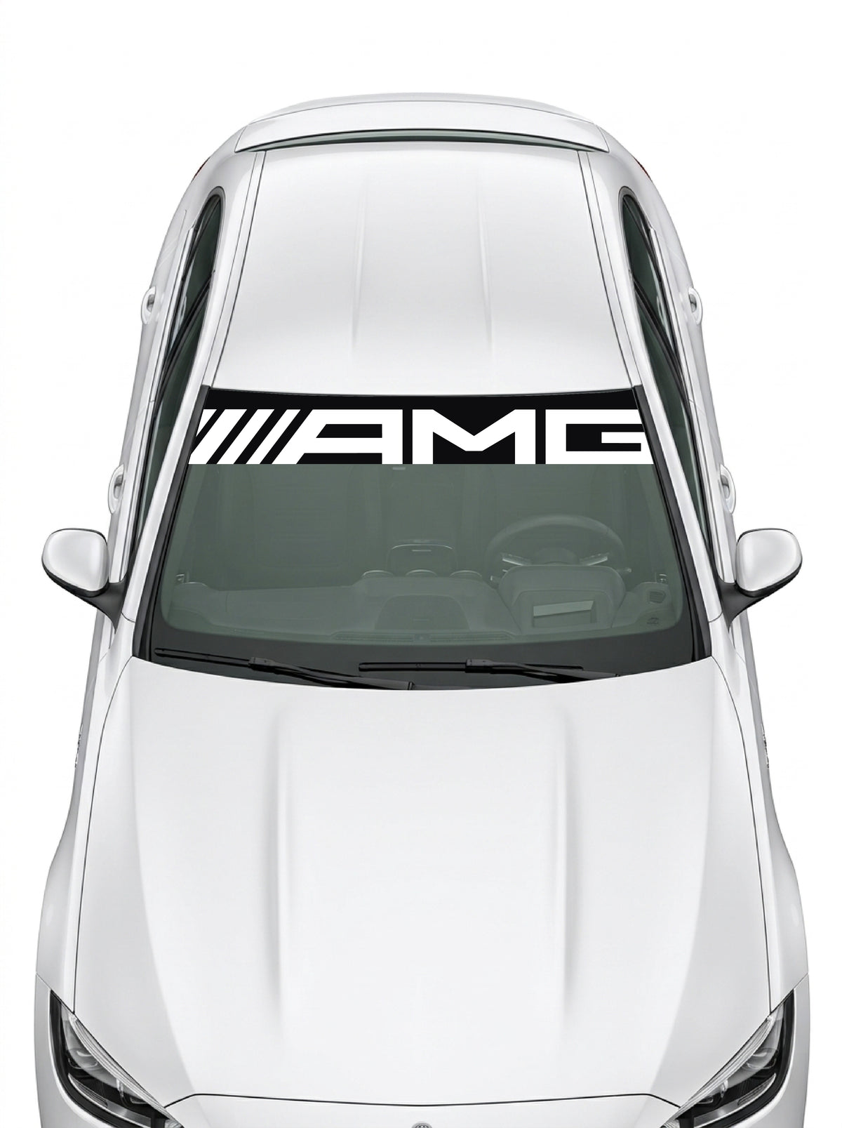 Coche con el parasol de vinilo Mercedes-AMG negro con el lettering AMG en blanco instalado en el parabrisas