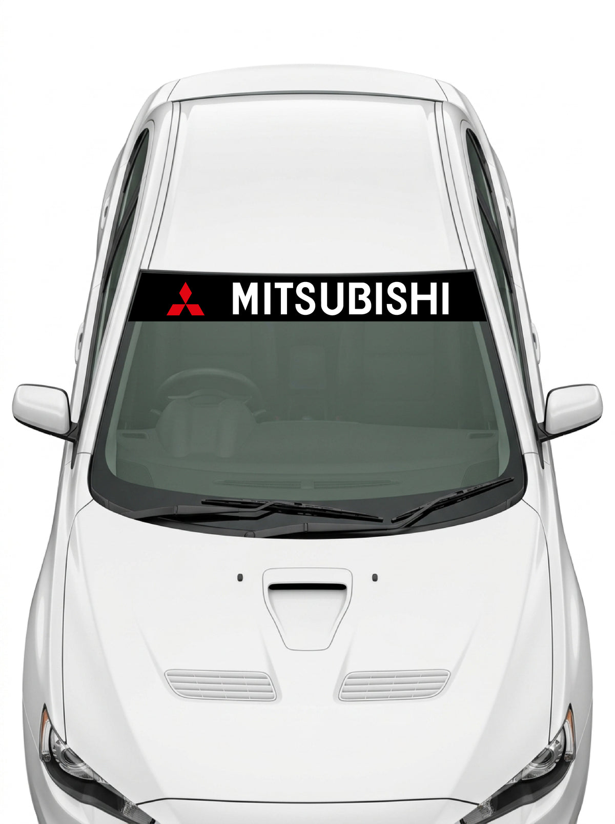 Coche con el parasol de vinilo Mitsubishi negro con el emblema de tres diamantes y el lettering MITSUBISHI en blanco instalado en el parabrisas